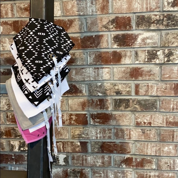 bandana bib with pacifier clip - Picture 1 of 8